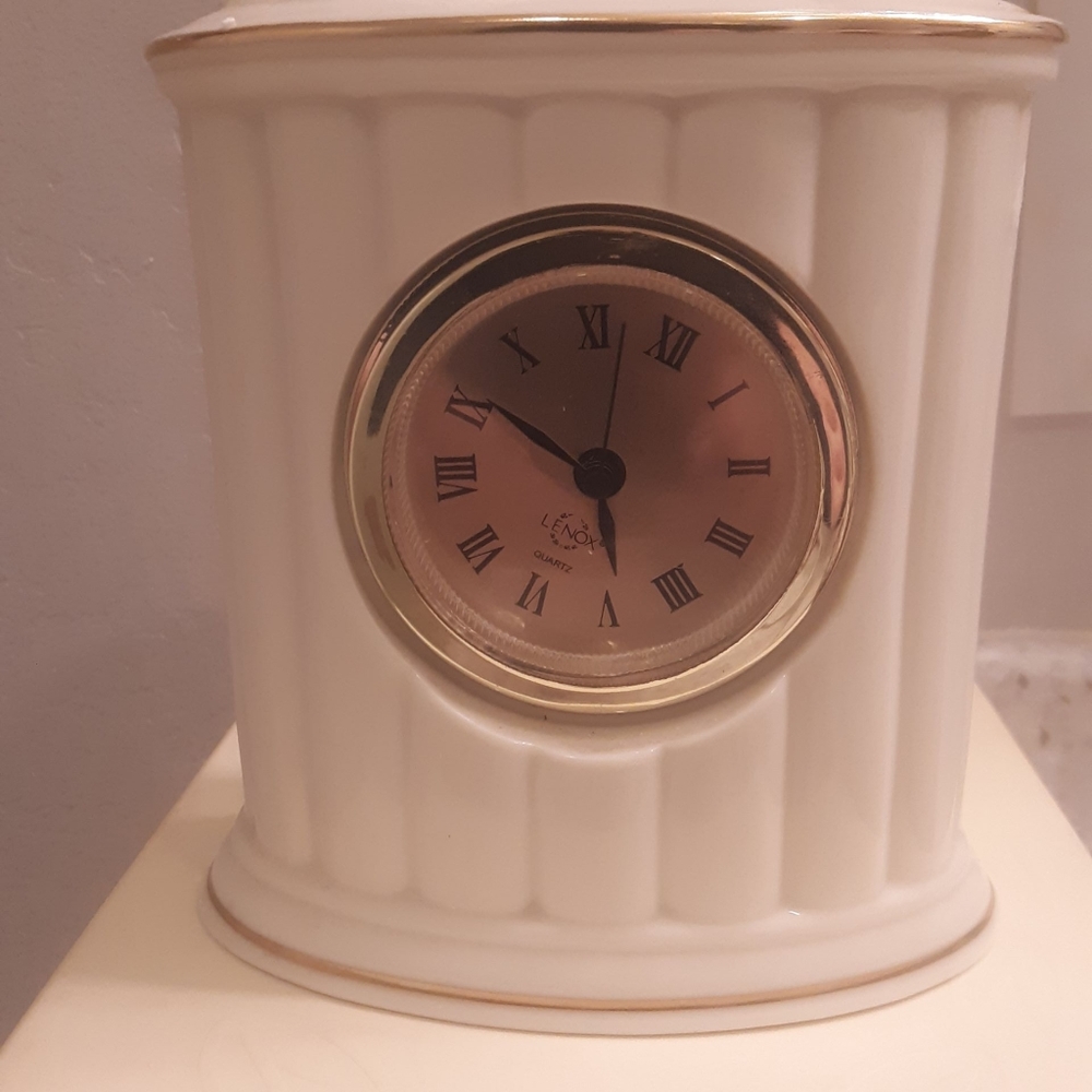 Lenox TimelessTradition Paradigm Fluted Clock